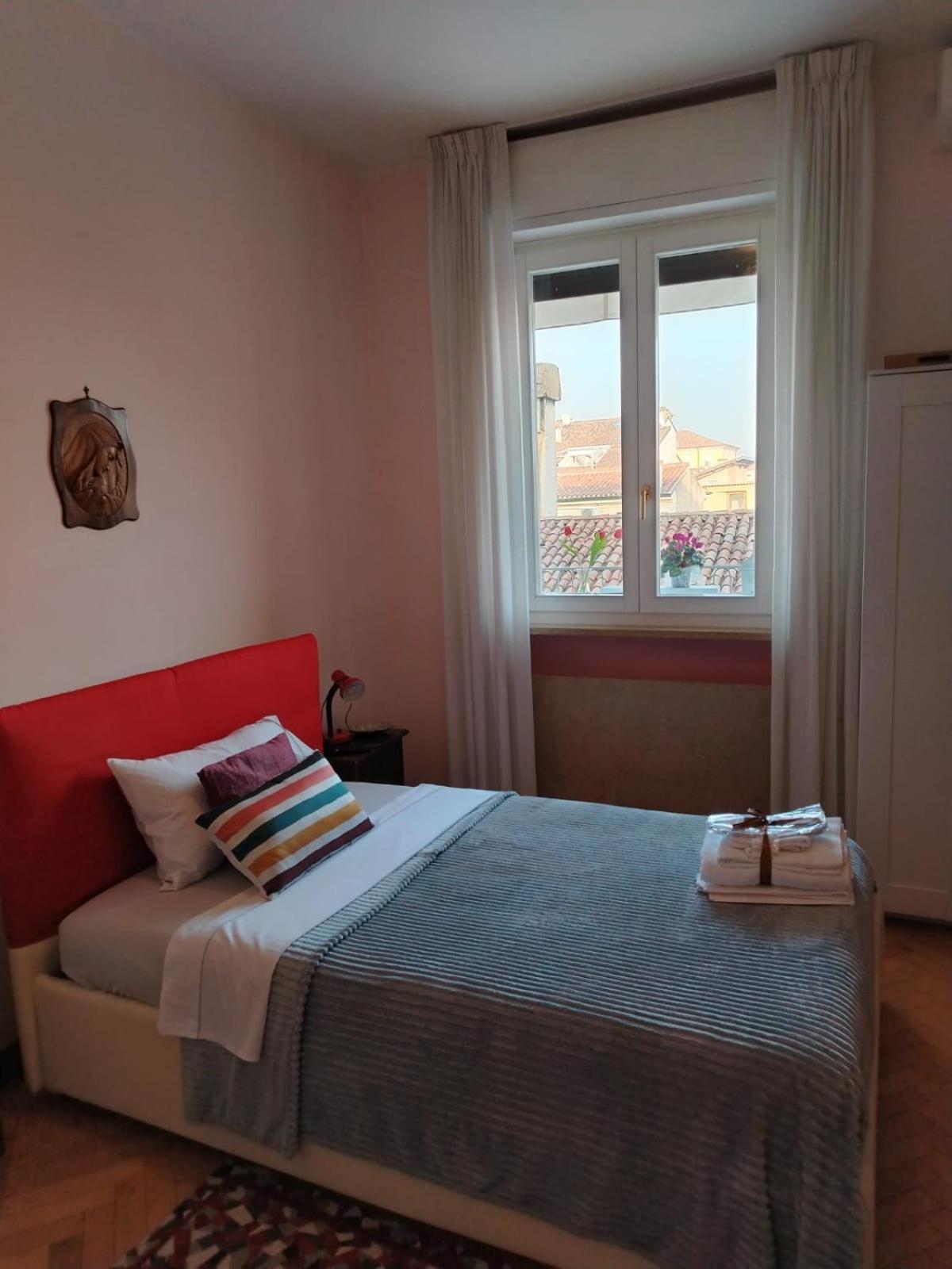 B&B Califano- 2 Leoni Verona Exteriör bild